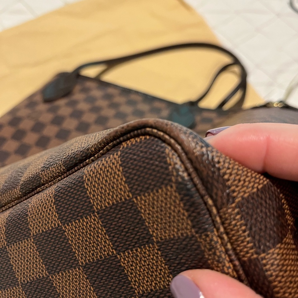 Louis Vuitton Neverfull - Picture 13 of 16
